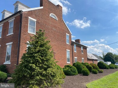 19964 Fisher Ave, Poolesville, MD 20837 - photo 2