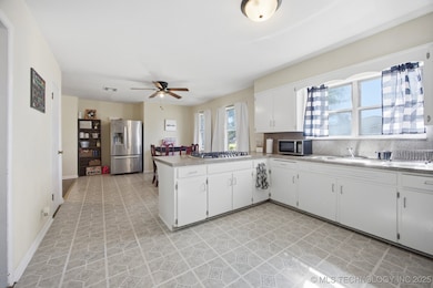 510 W Jefferson Ave, Checotah, OK 74426 - photo 6