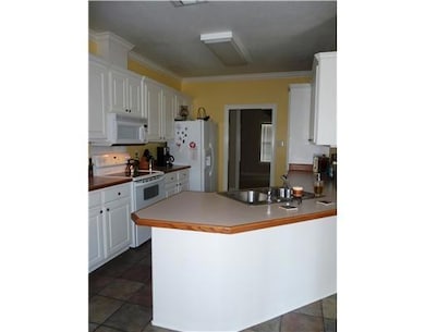 138 Woodwind Dr, Pineville, LA 71360 - photo 2