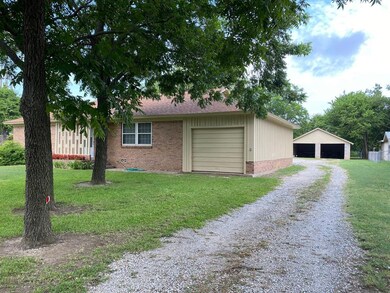 1604 S College Ave, Decatur, TX 76234 - photo 3