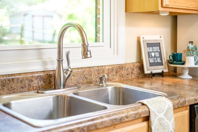 1142 Chestnut Dr, Harrisonburg, VA 22801 - photo 7