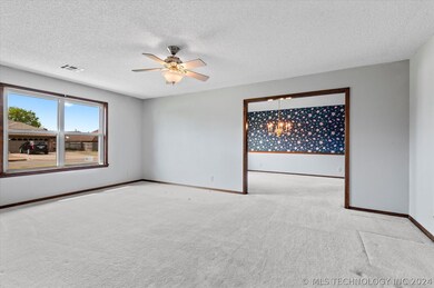 2704 SE Hillsboro Rd, Bartlesville, OK 74006 - photo 4