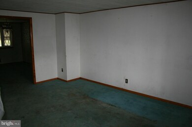 1003 Kayden Ln, Essex, MD 21221 - photo 4