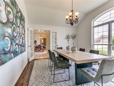 2517 SE 10th St, Moore, OK 73160 - photo 2