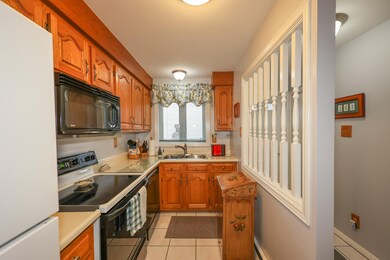 92 Shelburne Rd, MerriMacK, NH 03054 - photo 4