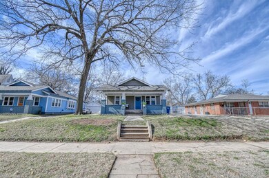 View of front of house featuring a porch