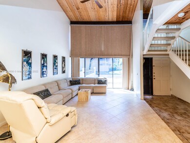 Living room with volume ceilings
