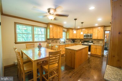 512 Indian Ln, Boyertown, PA 19512 - photo 6