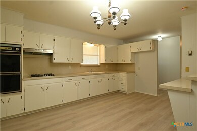 731 Bismark St, Seguin, TX 78155 - photo 6