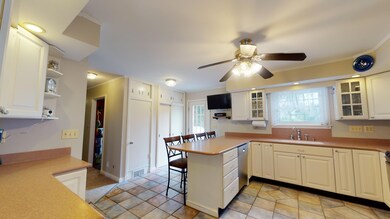 40 Montello St, Lewiston, ME 04240 - photo 4