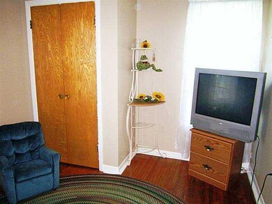Studio/Study/Office The 1st FLOOR Bedroom is Equip