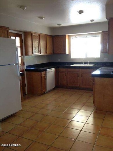kit  2 - 9615 N. 3rd Dr.