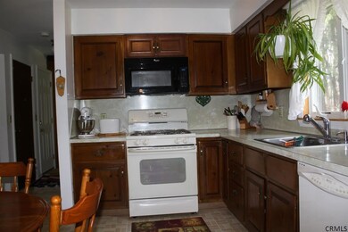 10 Robinson Rd, Schenectady, NY 12302 - photo 7