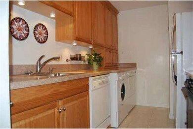 916A Windsor Dr unit 916A, Framingham, MA 01701 - photo 2