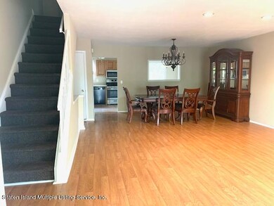 35 Hickory Ct unit 129, Staten Island, NY 10309 - photo 5