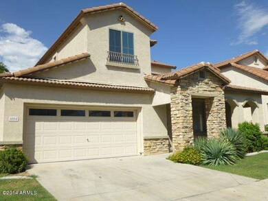 5254 E HIlton Ave - Front yard