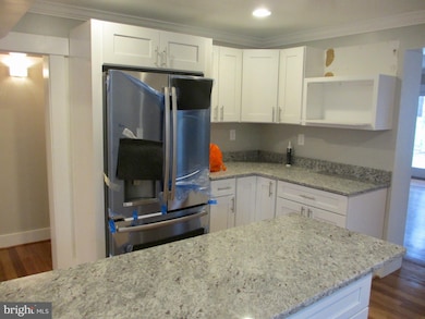 5305 Bangor Dr, Kensington, MD 20895 - photo 4