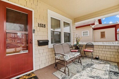 1528 W Monroe St, Waukegan, IL 60085 - photo 3