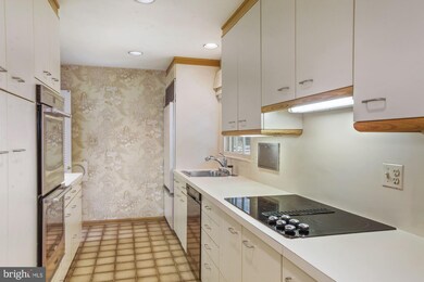 7916 Robison Rd, Bethesda, MD 20817 - photo 7