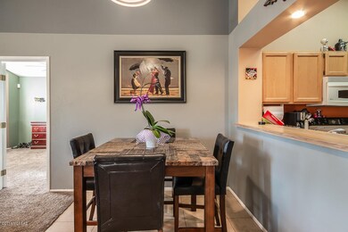 Dining1