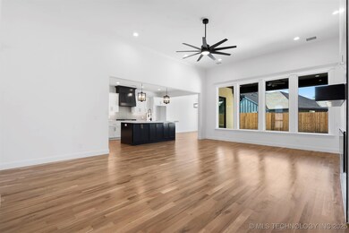 3903 W Edgewater St, Broken Arrow, OK 74012 - photo 5