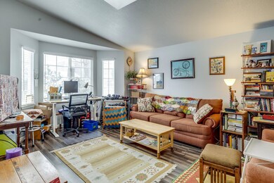 4-web-or-mls-1795 NE Mark Ct - Bend-5