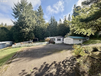 1938 Maryland Ave, Myrtle Point, OR 97458 - photo 2