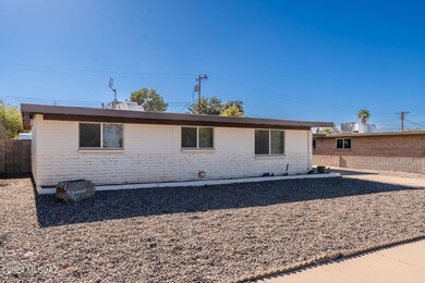 1033 W Lind St, Tucson, AZ 85705 - photo 3