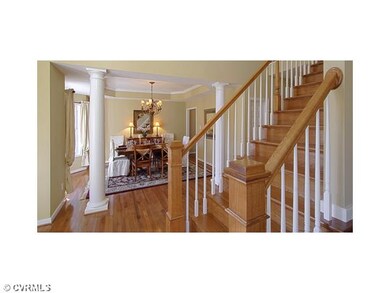 Dining Room - Optional dr with columns,hdwd, trat 
