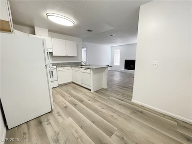 2742 Alicialynn Way unit B, Las Vegas, NV 89121 - photo 6