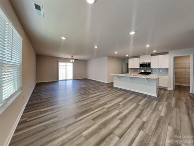 127 Brentwood Dr, Statesville, NC 28625 - photo 3