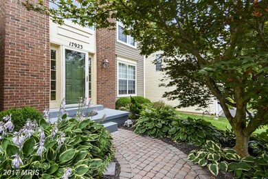 17923 Wheatridge Dr, Germantown, MD 20874 - photo 2