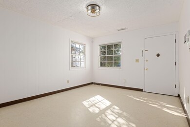 05 - Living Area