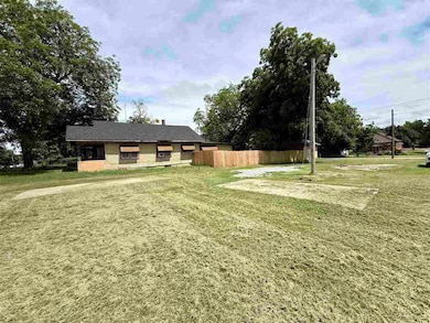 1126 Fir St, Perry, OK 73077 - photo 4