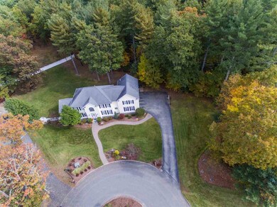 9 Pond View Cir, Nashua, NH 03063 - photo 2