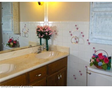 Master Bath/Spa.