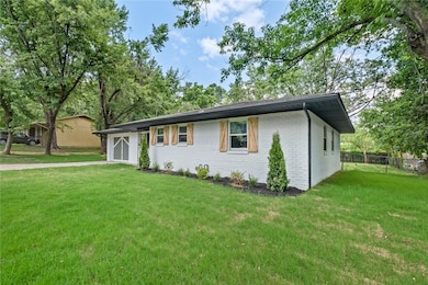 201 Kennan St, Prairie Grove, AR 72753 - photo 2