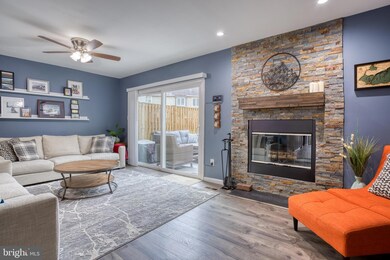 10051 Beacon Pond Ln, Burke, VA 22015 - photo 5