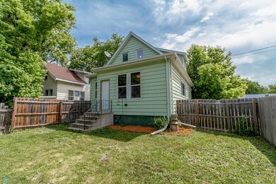 219 11th St N, Moorhead, MN 56560-05