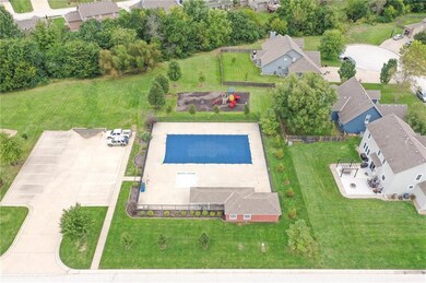 4388 SW Creekview Dr, Lees Summit, MO 64082 - photo 4