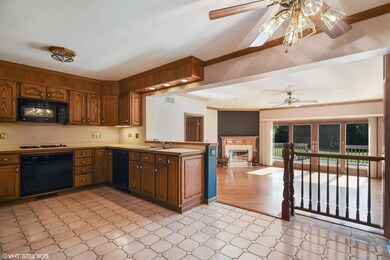 2425 N Mcaree Rd, Waukegan, IL 60087 - photo 4