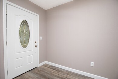 1218 Betsy Ross St, Alvin, TX 77511 - photo 6