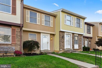 11818 Ashbrook Ct, Germantown, MD 20876 - photo 2