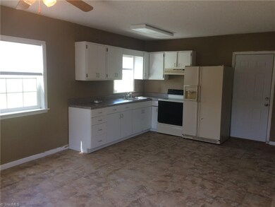 5403 Randleman Rd unit A, Greensboro, NC 27406 - photo 3