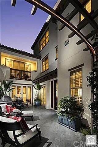MODEL Entry Courtyard