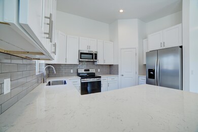 723 E Desert Dr-42