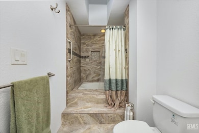 7330 Stockdale Hwy unit 4, Bakersfield, CA 93309 - photo 5