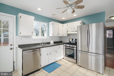 14 Harding Ave, Runnemede, NJ 08078 - photo 4