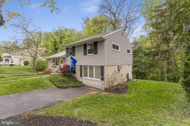 904 Lewis Ln, Bryn Mawr, PA 19010 - photo 3