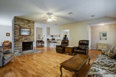 7827 Hidden Oaks Ln, Houston, TX 77095 - photo 3